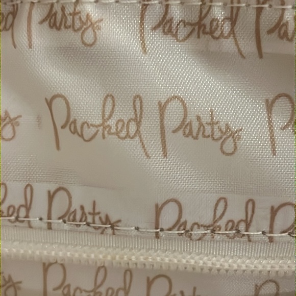 NEW! Packed Party Cozy Up Tote - Picture 11 of 12